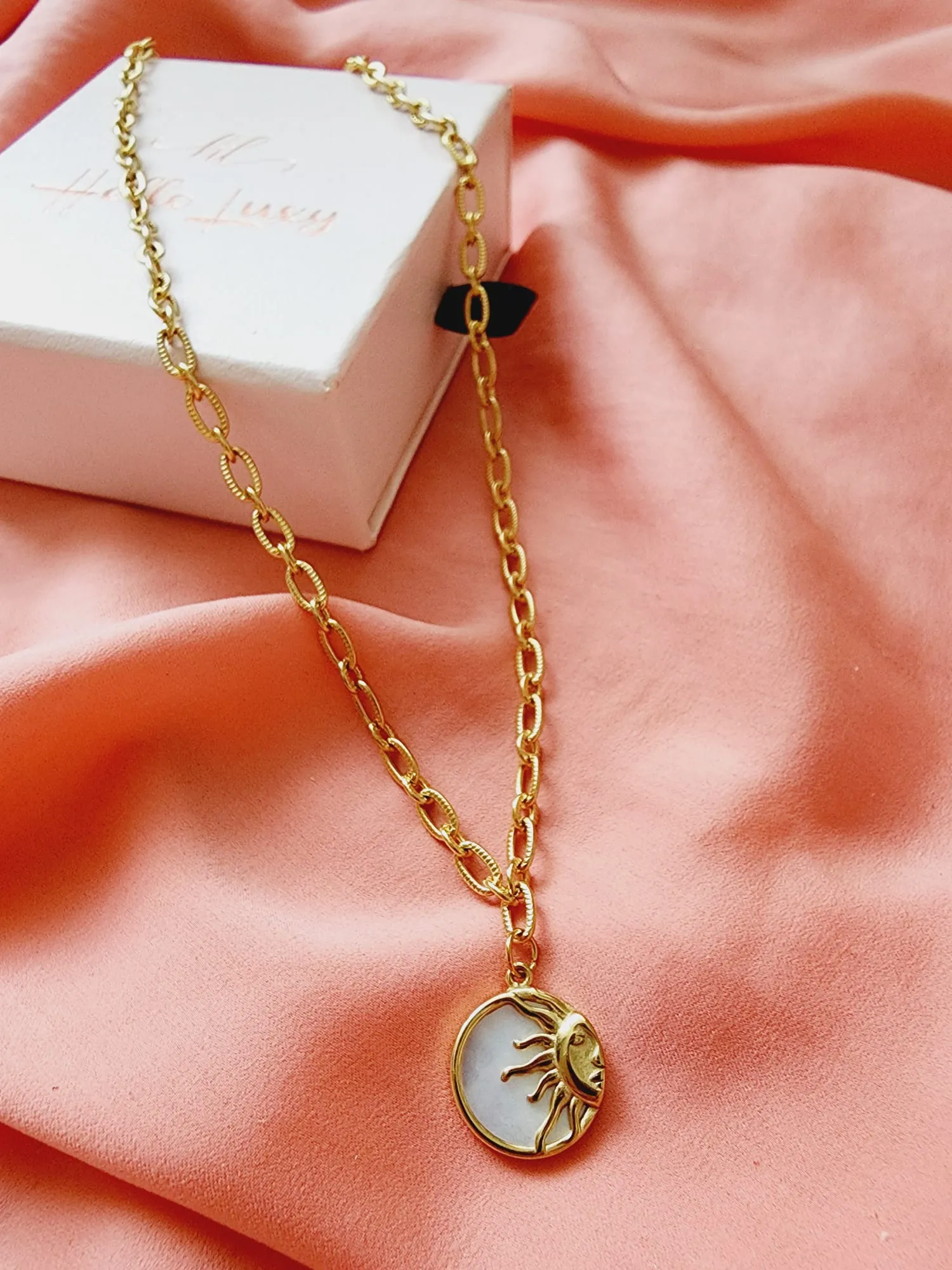 Sun Mother Pearl Necklace