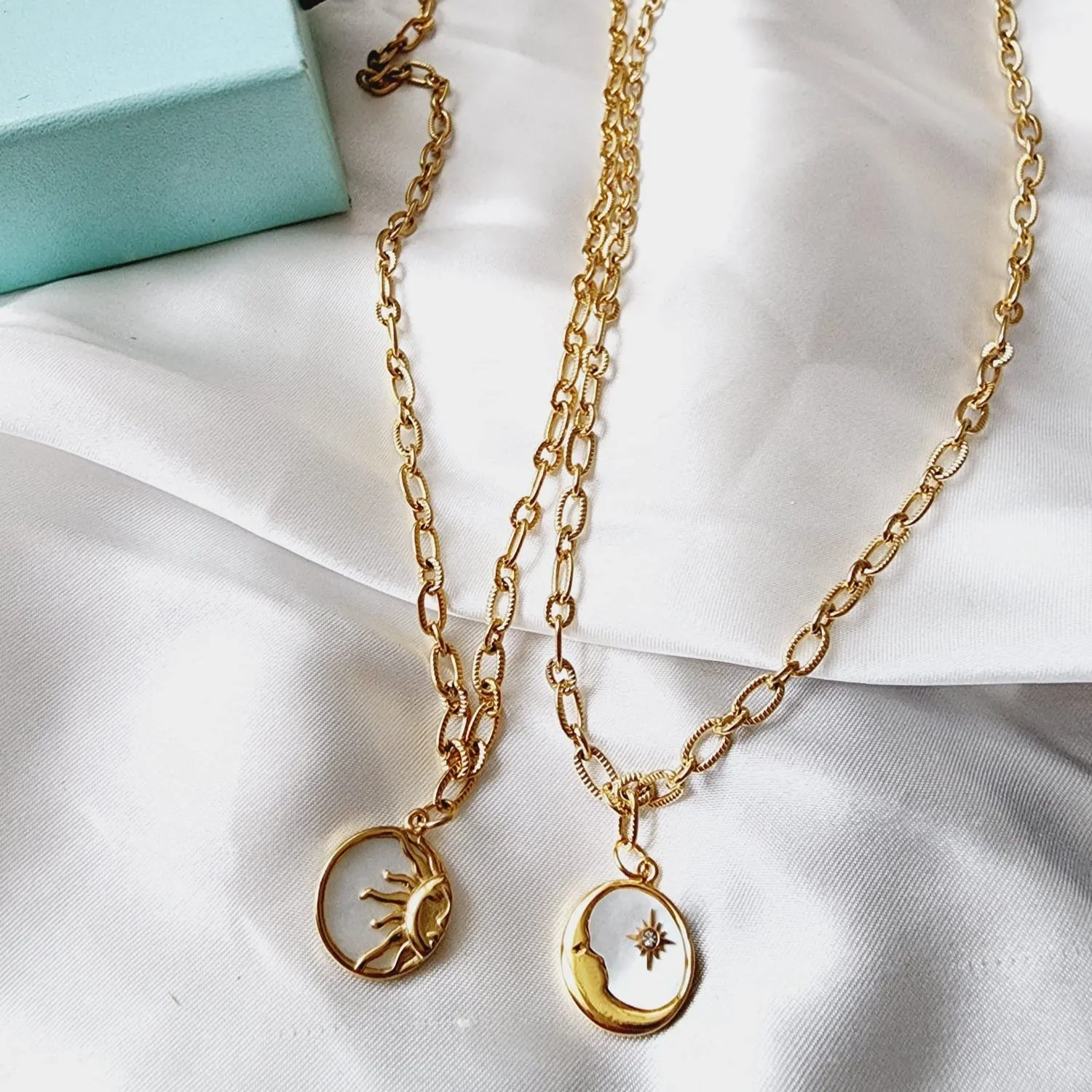 Sun Mother Pearl Necklace