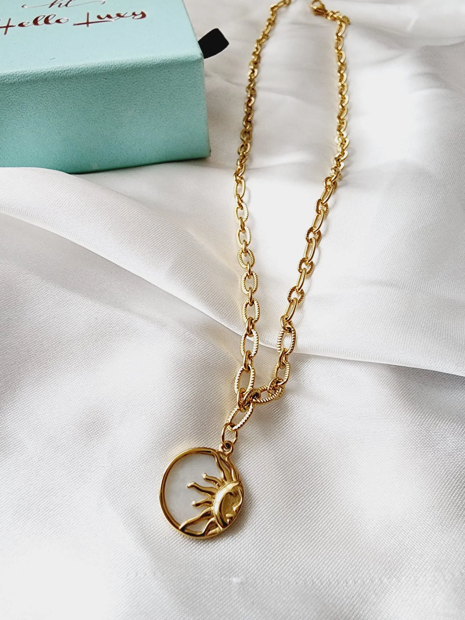 Sun Mother Pearl Necklace