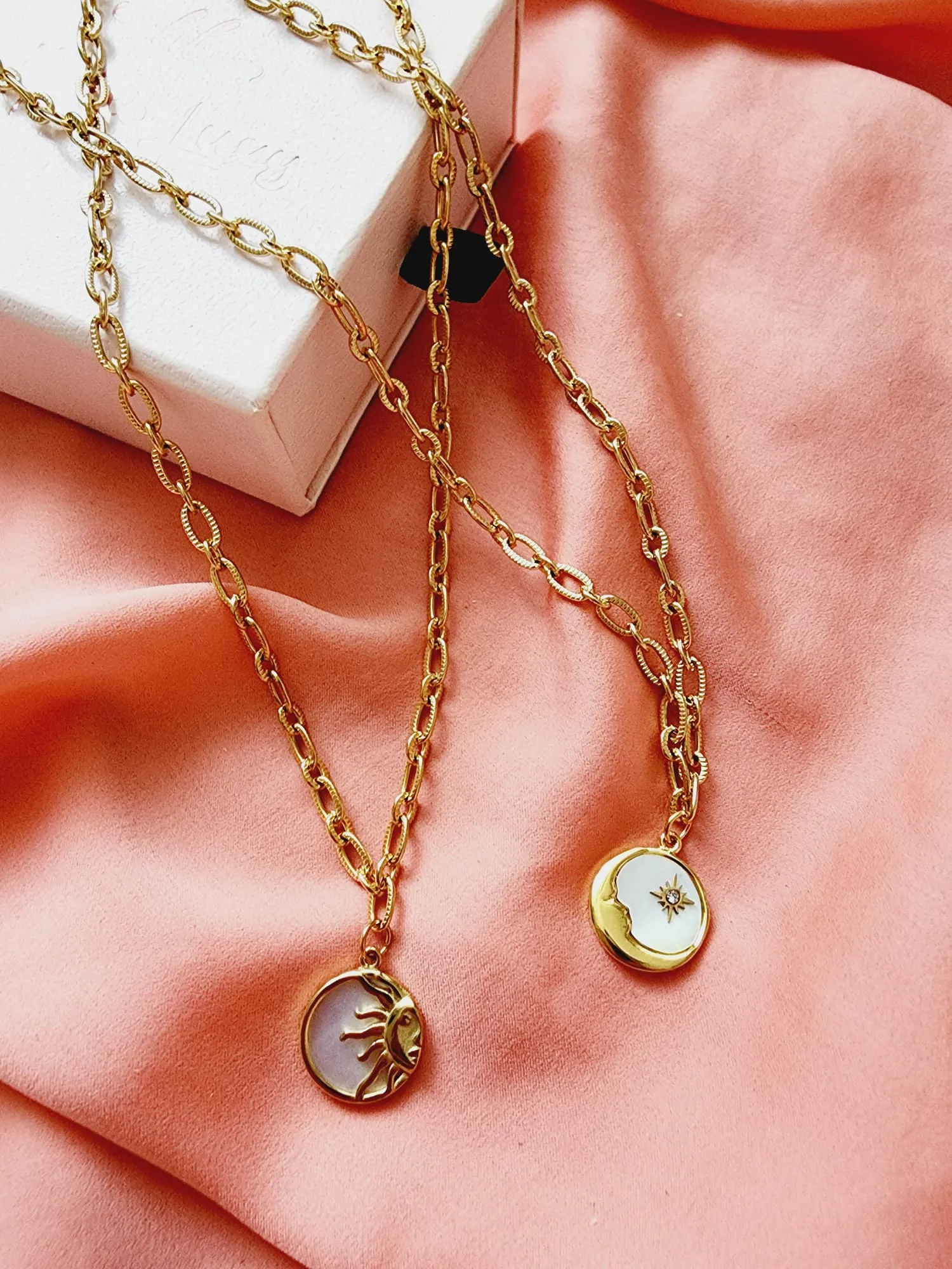 Sun Mother Pearl Necklace