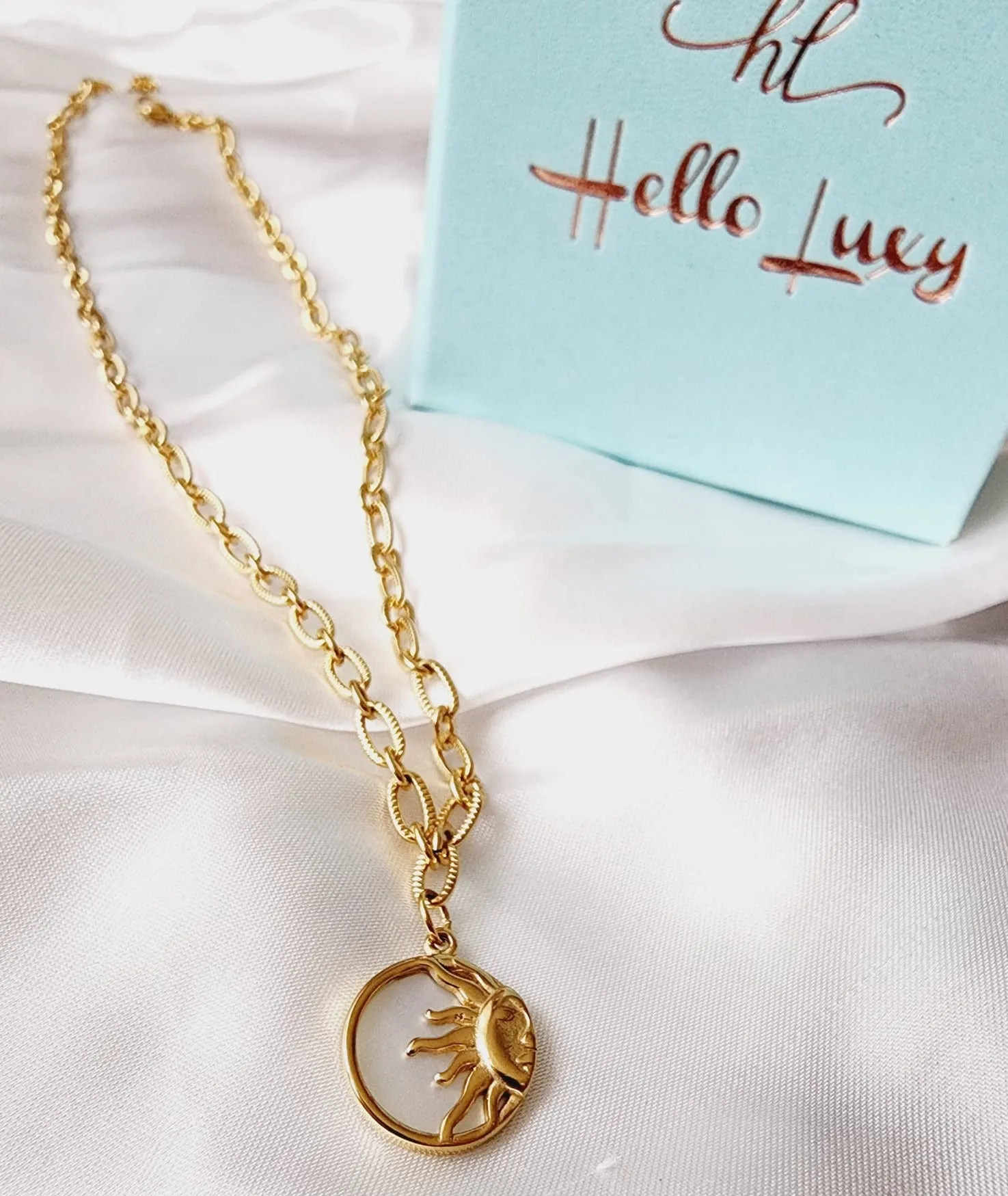 Sun Mother Pearl Necklace